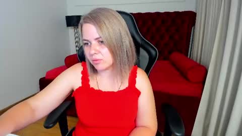 Snapshot of adeleravelle chatting on 06-24-26, 05:28 AdeleRavelle online show from 06-24-26, 05:28