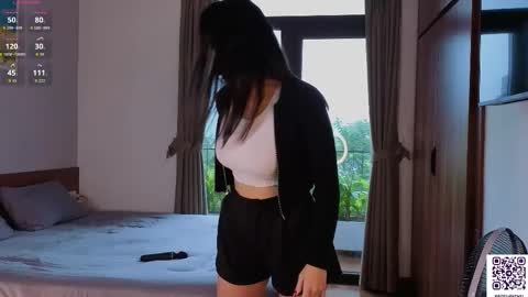 Snapshot of adelia_ntmu chatting on 10-26-25, 01:22 Adelia online show from 10-26-25, 01:22