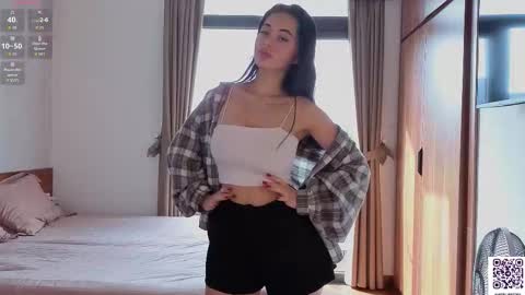 Snapshot of adelia_ntmu chatting on 10-31-25, 01:06 Adelia online show from 10-31-25, 01:06