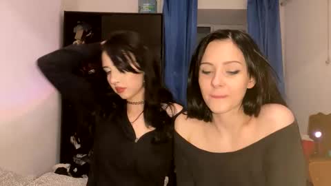 Snapshot of adelin_rr chatting on 09-28-25, 12:38 adelin online show from 09-28-25, 12:38