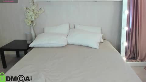 Adelina bliss online show from 05-06-26, 07:24
