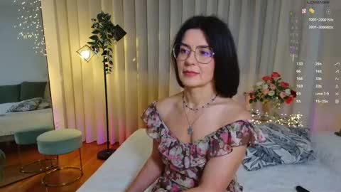 Snapshot of adelina_shine chatting on 06-06-26, 08:35 Im Adelina . See you.... online show from 06-06-26, 08:35
