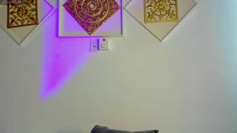 adeline online show from 02-25-25, 04:03