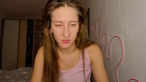 Adell online show from 04-25-26, 09:34