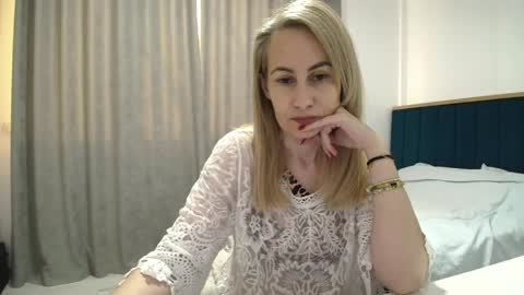 Snapshot of adellynrose chatting on 05-09-26, 06:02 Adellyn online show from 05-09-26, 06:02