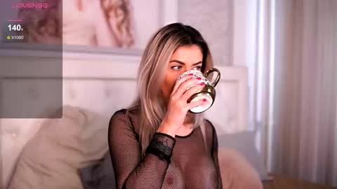 Adelyn online show from 11-02-25, 10:39