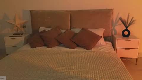 Snapshot of adencianey chatting on 06-20-26, 01:36 Selestia online show from 06-20-26, 01:36