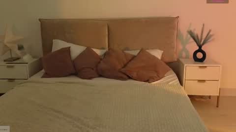 Snapshot of adencianey chatting on 07-04-26, 01:17 Selestia online show from 07-04-26, 01:17