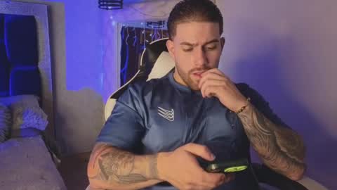 Ades online show from 11-10-25, 07:35