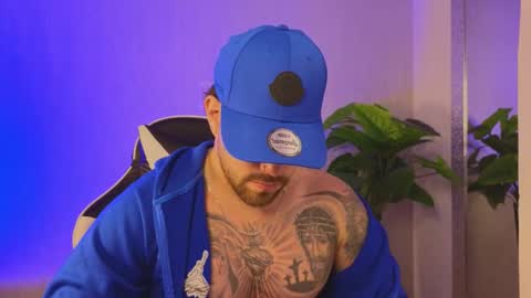 Ades online show from 12-05-25, 11:41