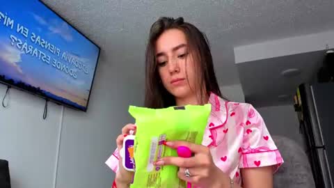 Snapshot of adhara_kitten chatting on 06-29-26, 02:17 Adhara online show from 06-29-26, 02:17