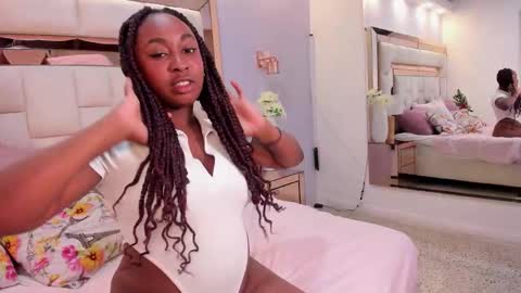 Snapshot of adhara_mosquera chatting on 11-28-25, 01:25 Adhara Mosquera online show from 11-28-25, 01:25