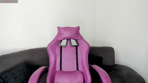 Adhara  guys here I am online days ending in even numberl I wait for you. online show from 06-27-26, 08:47