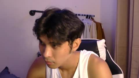 Snapshot of adios_amigo chatting on 04-15-26, 04:25 Amigo online show from 04-15-26, 04:25