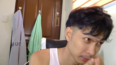 Snapshot of adios_amigo chatting on 06-24-26, 10:42 Amigo online show from 06-24-26, 10:42