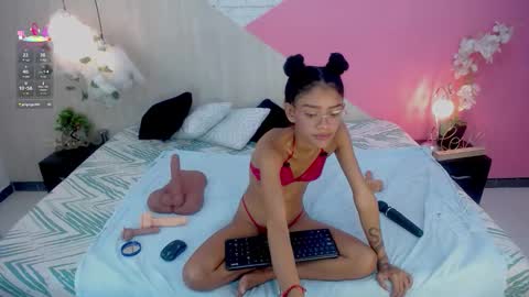 Snapshot of adisson_petite1 chatting on 01-15-26, 07:17 adisson_petite1 online show from 01-15-26, 07:17