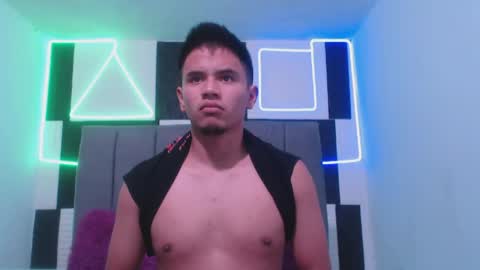 adonis_latin_19 online show from 04-18-26, 04:05