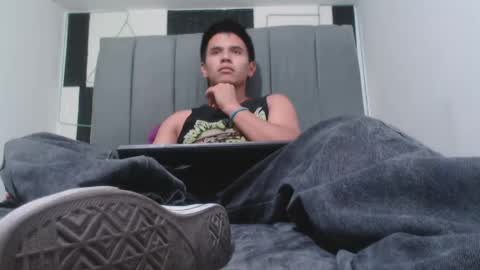 Snapshot of adonis_latin_19 chatting on 05-09-26, 03:23 adonis_latin_19 online show from 05-09-26, 03:23