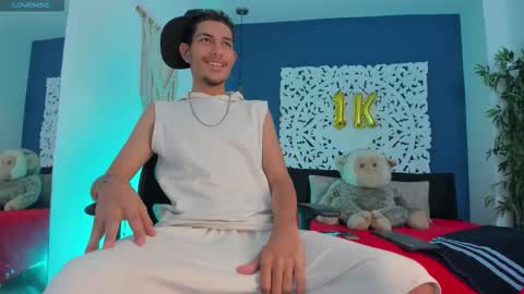 adonis_wb online show from 11-12-25, 08:52