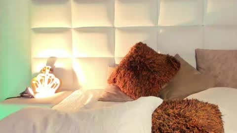 Adonis  online show from 12-17-25, 09:48