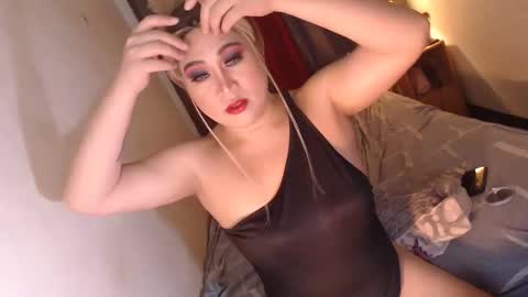 MsKim  online show from 04-28-26, 01:48