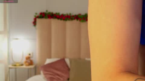 adoracortes online show from 02-05-26, 05:12