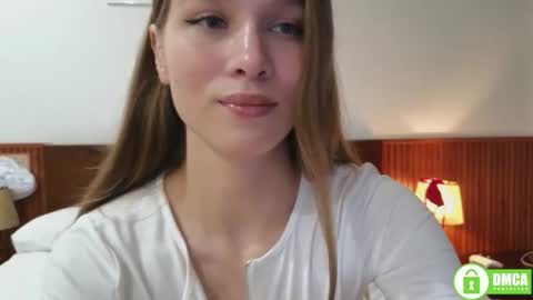 Snapshot of adorielle chatting on 04-20-26, 06:16 Lia online show from 04-20-26, 06:16