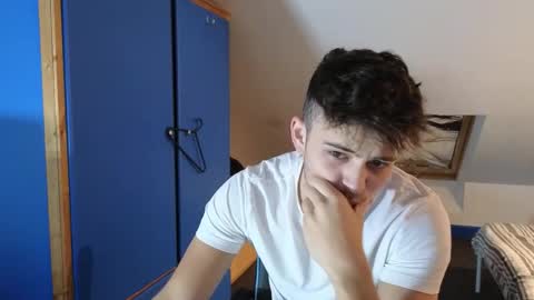 Snapshot of adr_twink chatting on 10-23-25, 05:44 ADR Twink online show from 10-23-25, 05:44