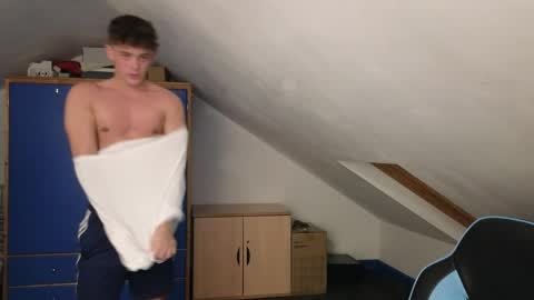 Snapshot of adr_twink chatting on 04-08-26, 10:10 ADR Twink online show from 04-08-26, 10:10