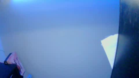 Snapshot of adri_gomez1 chatting on 11-08-25, 06:24 online show from 11-08-25, 06:24