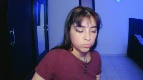 Snapshot of adri_gomez1 chatting on 11-22-25, 02:54 online show from 11-22-25, 02:54