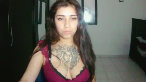 Snapshot of adri_gomez1 chatting on 11-23-25, 01:49 online show from 11-23-25, 01:49