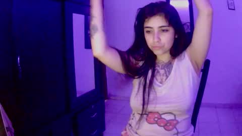 Snapshot of adri_gomez1 chatting on 12-04-25, 02:59 online show from 12-04-25, 02:59