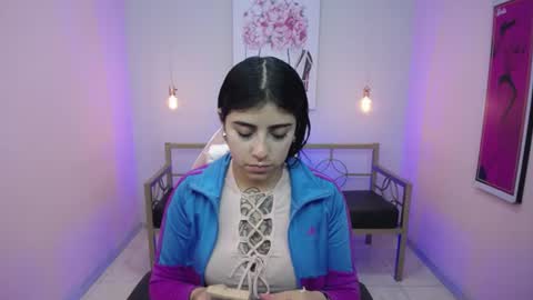 Snapshot of adri_gomez_1 chatting on 06-23-26, 12:36 Adri online show from 06-23-26, 12:36