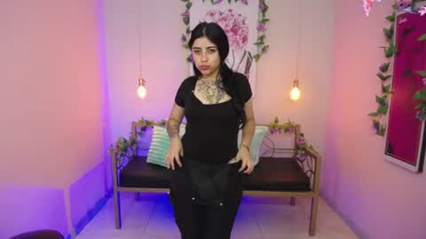 Snapshot of adri_gomez_1 chatting on 06-27-26, 11:59 Adri online show from 06-27-26, 11:59