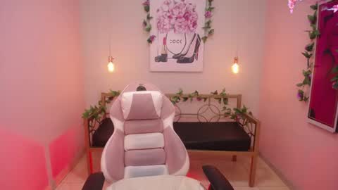 Snapshot of adri_gomez_1 chatting on 07-02-26, 12:11 Adri online show from 07-02-26, 12:11