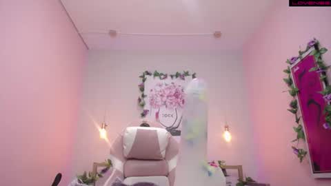 Snapshot of adri_gomez_1 chatting on 07-08-26, 01:26 Adri online show from 07-08-26, 01:26