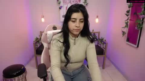 Snapshot of adri_gomez_1 chatting on 07-09-26, 01:04 Adri online show from 07-09-26, 01:04