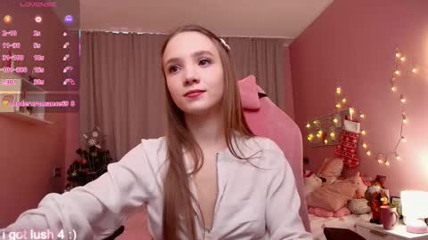 Snapshot of adria_arjona chatting on 12-22-25, 07:38 Eva online show from 12-22-25, 07:38