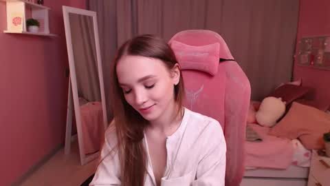 Snapshot of adria_arjona chatting on 02-06-26, 07:34 Eva online show from 02-06-26, 07:34