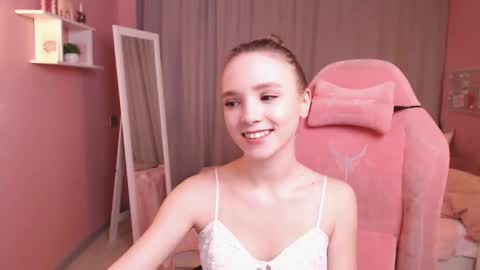 Snapshot of adria_arjona chatting on 02-08-26, 07:34 Eva online show from 02-08-26, 07:34