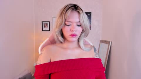 Snapshot of adria_ross chatting on 03-01-25, 10:02 Adriana online show from 03-01-25, 10:02