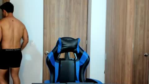 Snapshot of adrian_del_mar chatting on 05-20-26, 10:38 Adrian del Mar online show from 05-20-26, 10:38