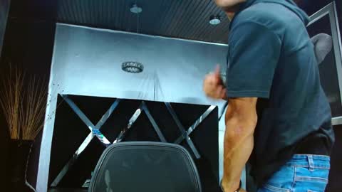 Snapshot of adrian_rae chatting on 12-17-24, 11:49 online show from 12-17-24, 11:49