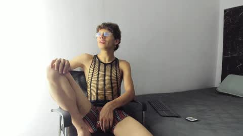 Adrian W  online show from 06-02-26, 04:03