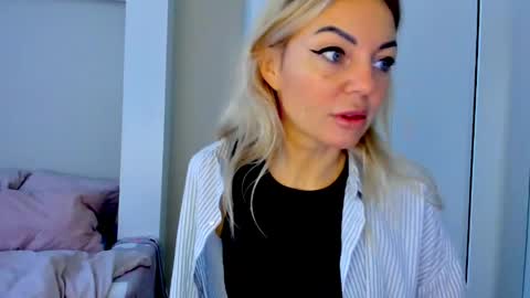 Adriana online show from 05-25-26, 07:36