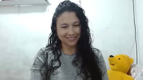 Adriana Tellez online show from 10-11-25, 02:04