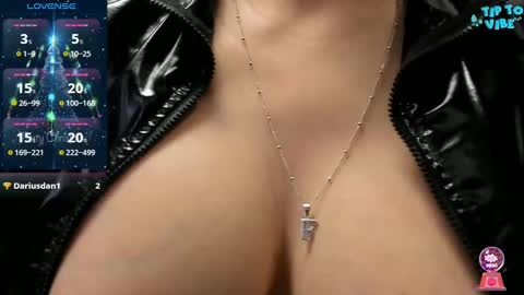 Snapshot of adriannalyly chatting on 12-04-24, 04:16 adriannalyly online show from 12-04-24, 04:16