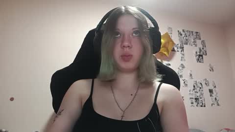 Snapshot of adriannamalango chatting on 06-26-26, 09:46 Sofa online show from 06-26-26, 09:46