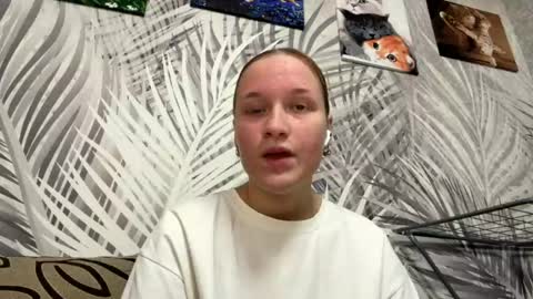 Snapshot of adriannebalitas chatting on 06-08-26, 12:16 Michelle online show from 06-08-26, 12:16